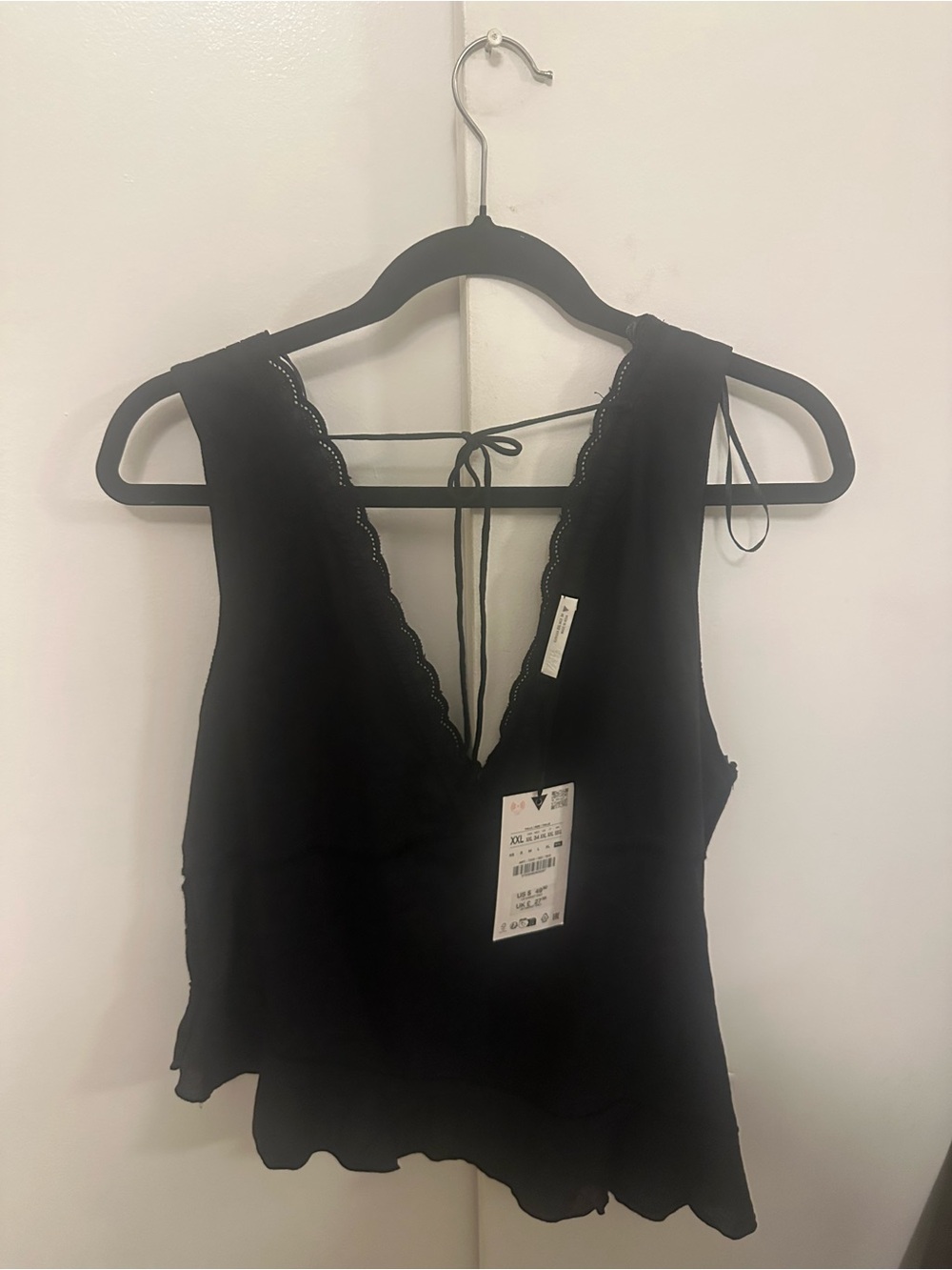 Pull&Bear Black Scalloped V-Neck Tie-Back Camisole